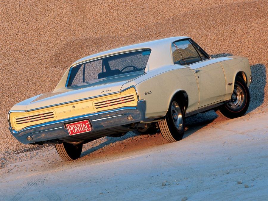  Pontiac Tempest GTO Hardtop Coupe 1966 года  (фото 2 из 12)